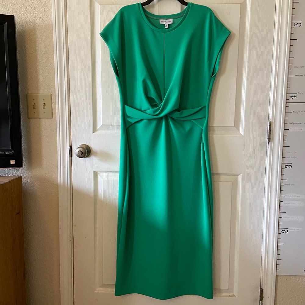 Gibson Latimer Green Sheath Dress with Dolman Sleeves